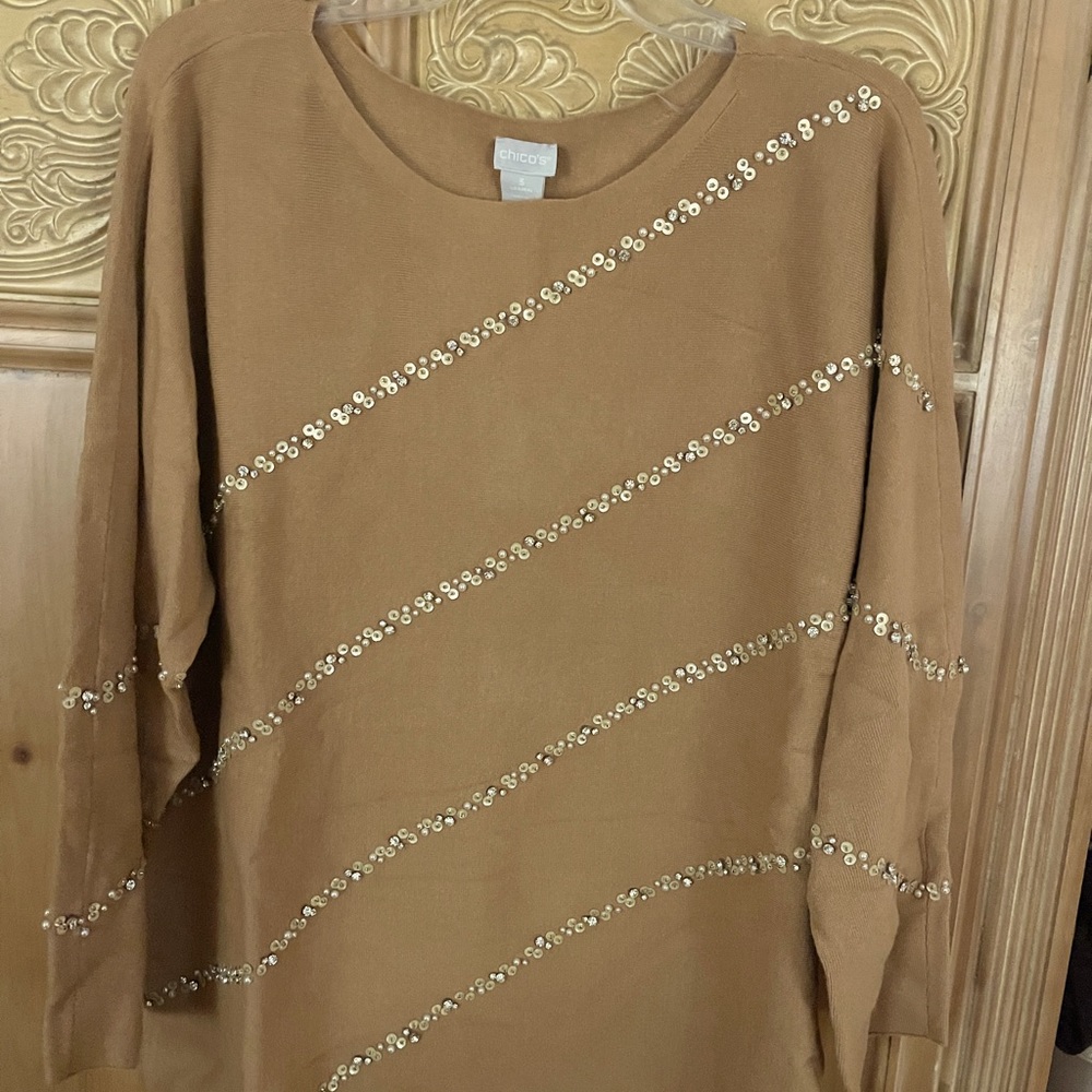 Chico’s pullover sweater with sequin dazzled rhinestones, Camel Heather color.